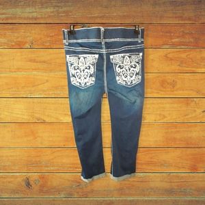 Apt.9 Capri Jean's, Bling Pocket Dark Wash